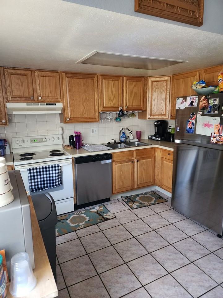 3289 W 134th Pl - Photo 3 of 7