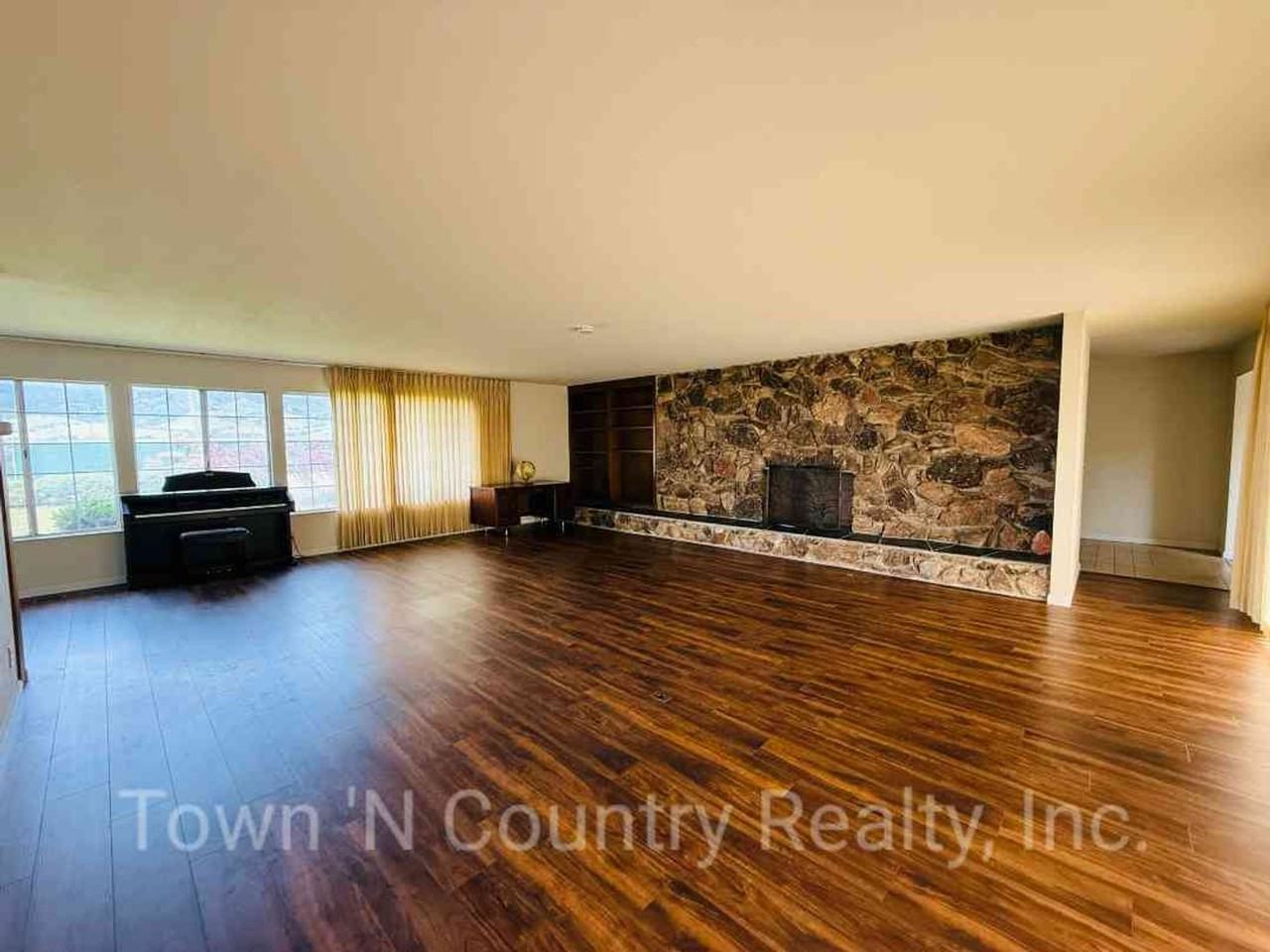 26000 Encinal Rd - Photo 2 of 15