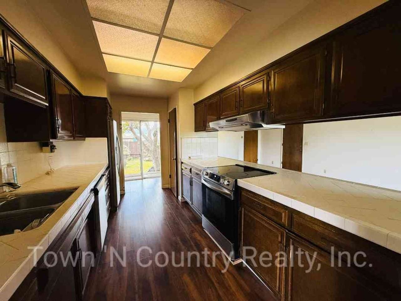 26000 Encinal Rd - Photo 3 of 15