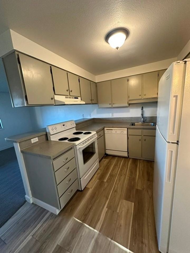 Cedar Garden Apartments 4500 - Photo 4 of 19