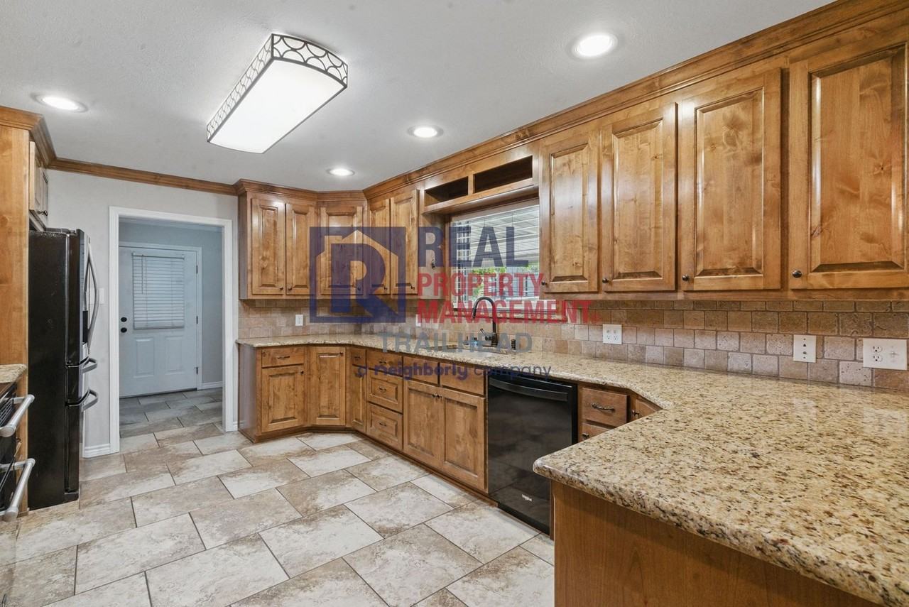 150 County Road 224 - Photo 3 of 35