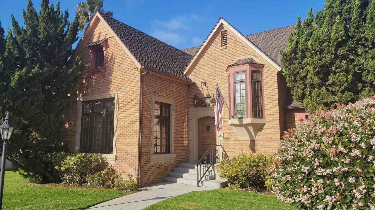 3270 2nd Ave - Photo 2 of 31