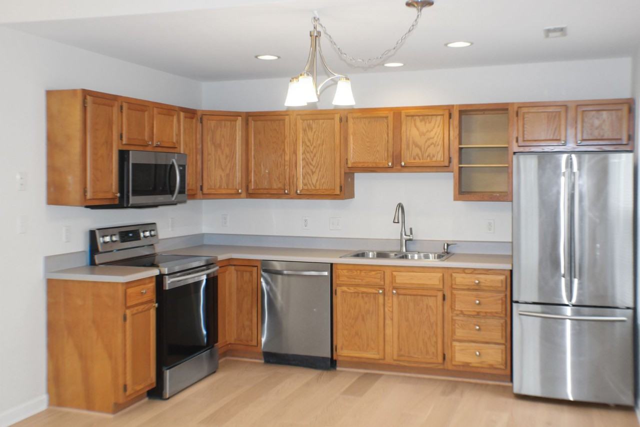 112 Greenwich Ct - Photo 3 of 22