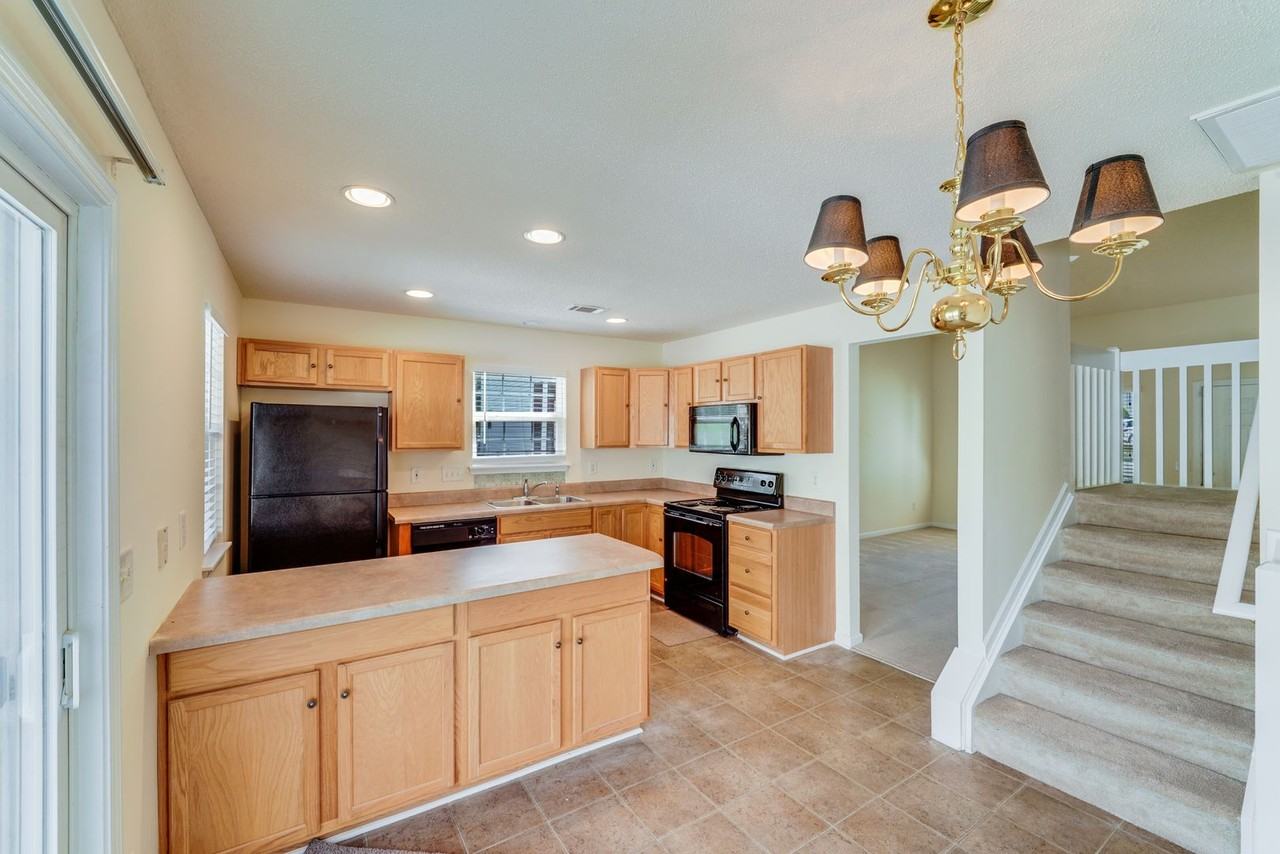 17125 Greenlawn Hills Ct - Photo 3 of 31