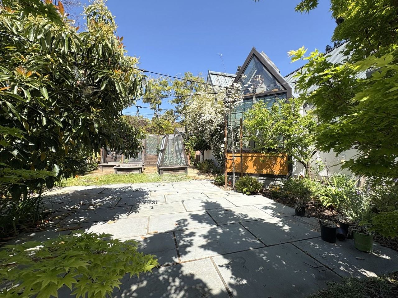 649 Seneca St - Photo 5 of 50