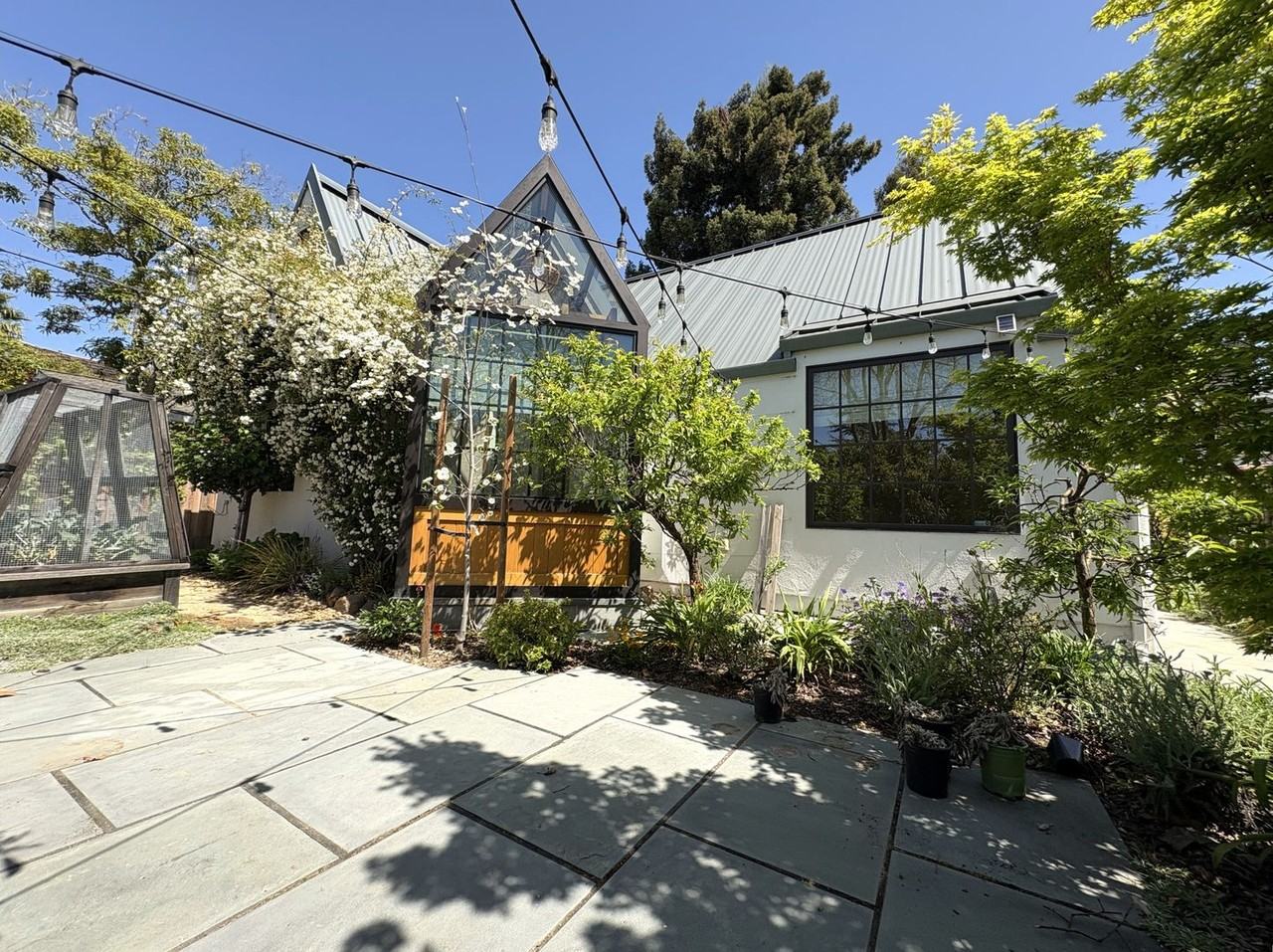 649 Seneca St - Photo 6 of 50