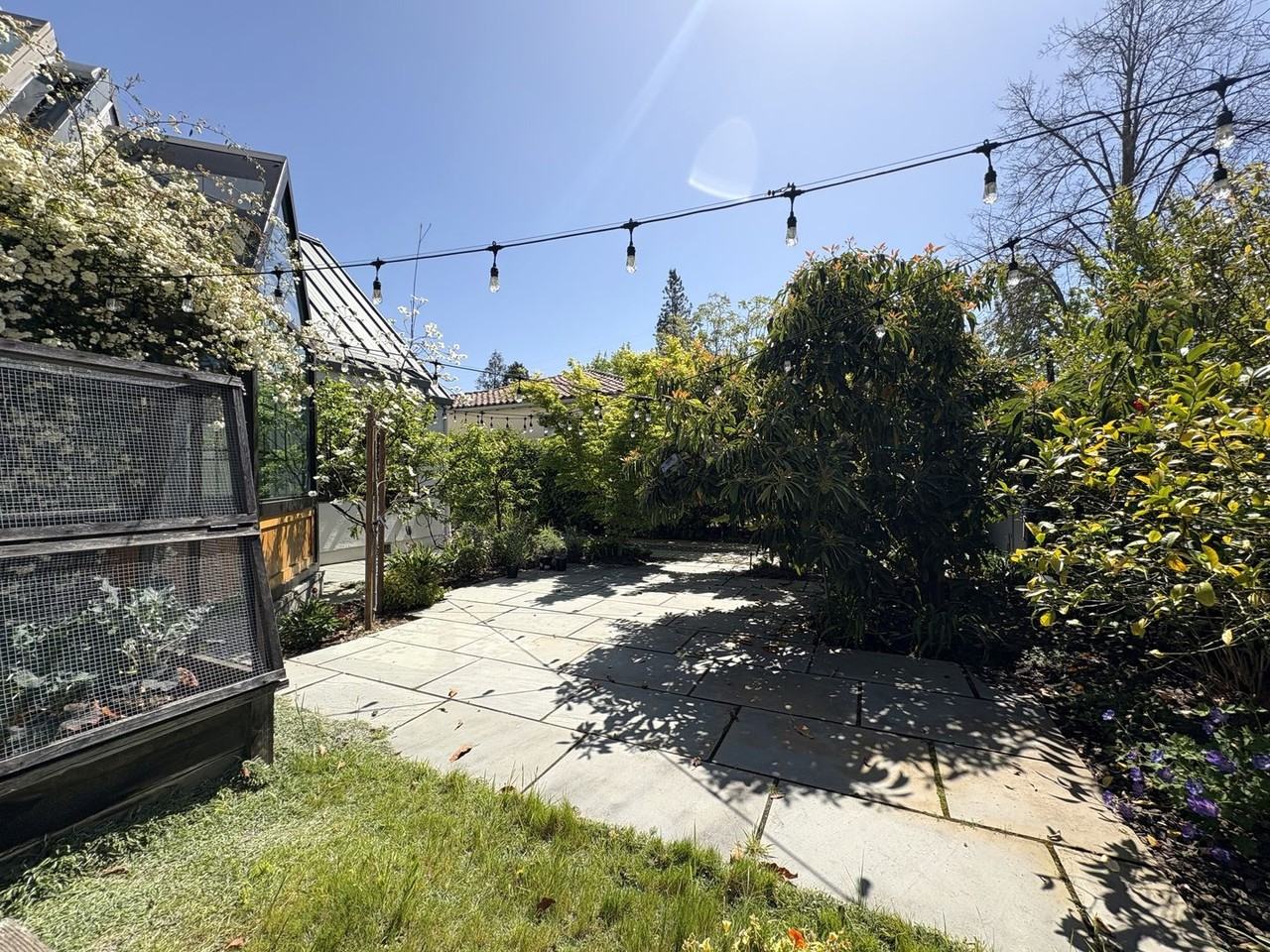 649 Seneca St - Photo 7 of 50