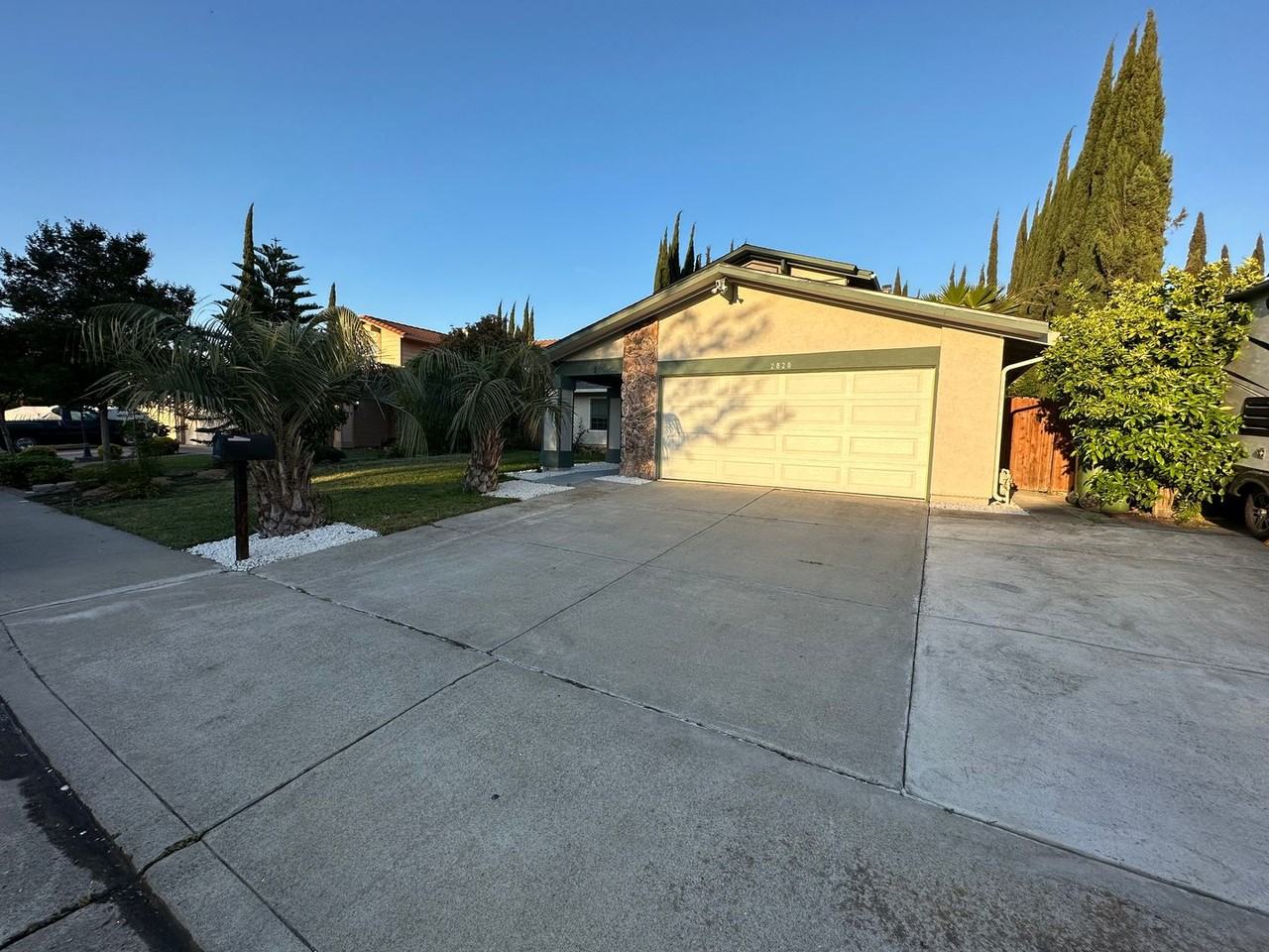 2820 Rhett Ct - Photo 3 of 37