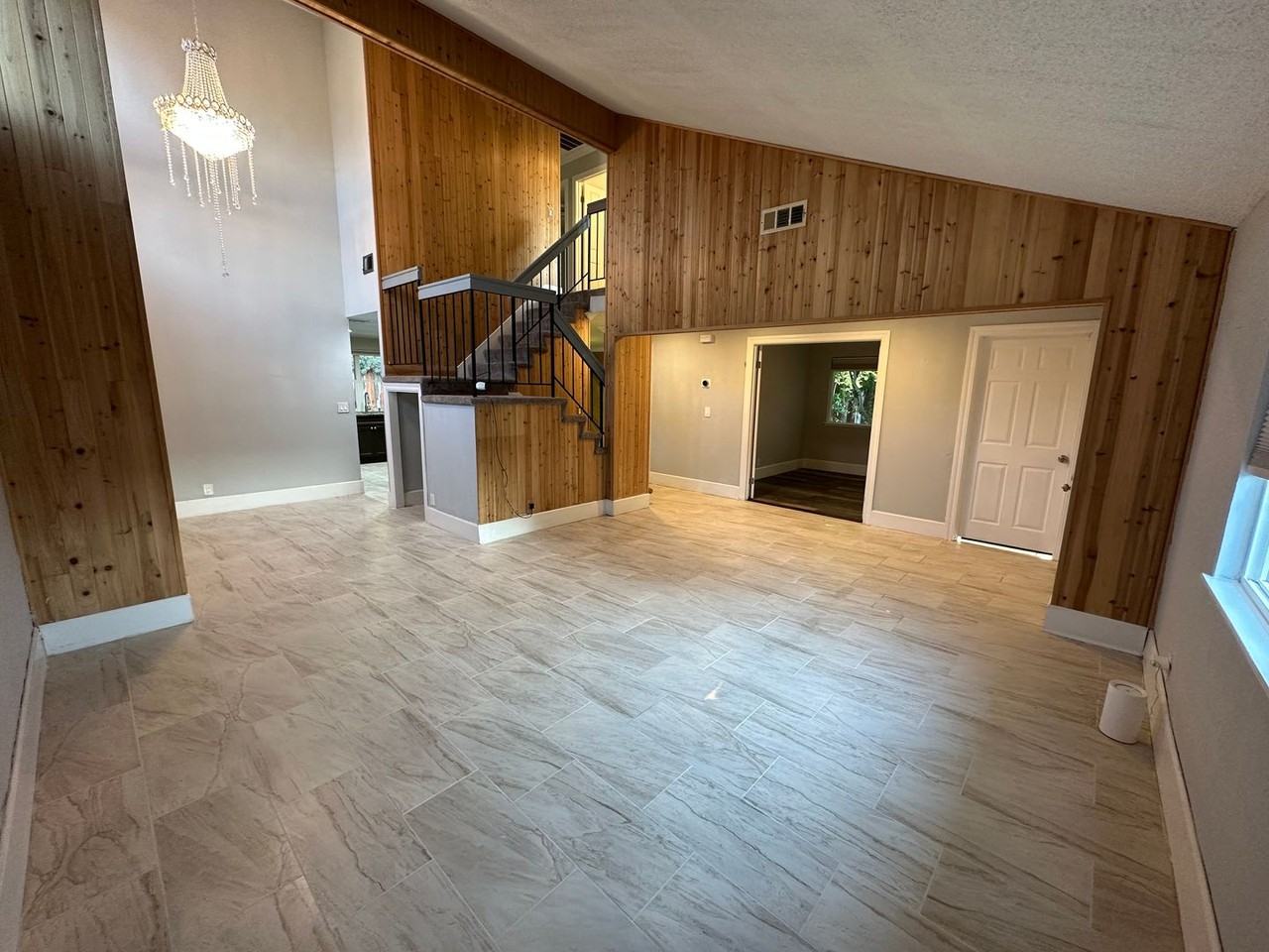 2820 Rhett Ct - Photo 5 of 37