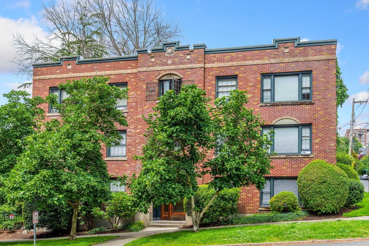 Ireland Apartments - Photo 2 of 12