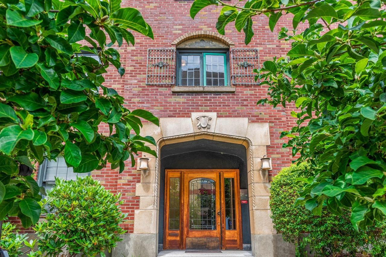 Ireland Apartments - Photo 3 of 12