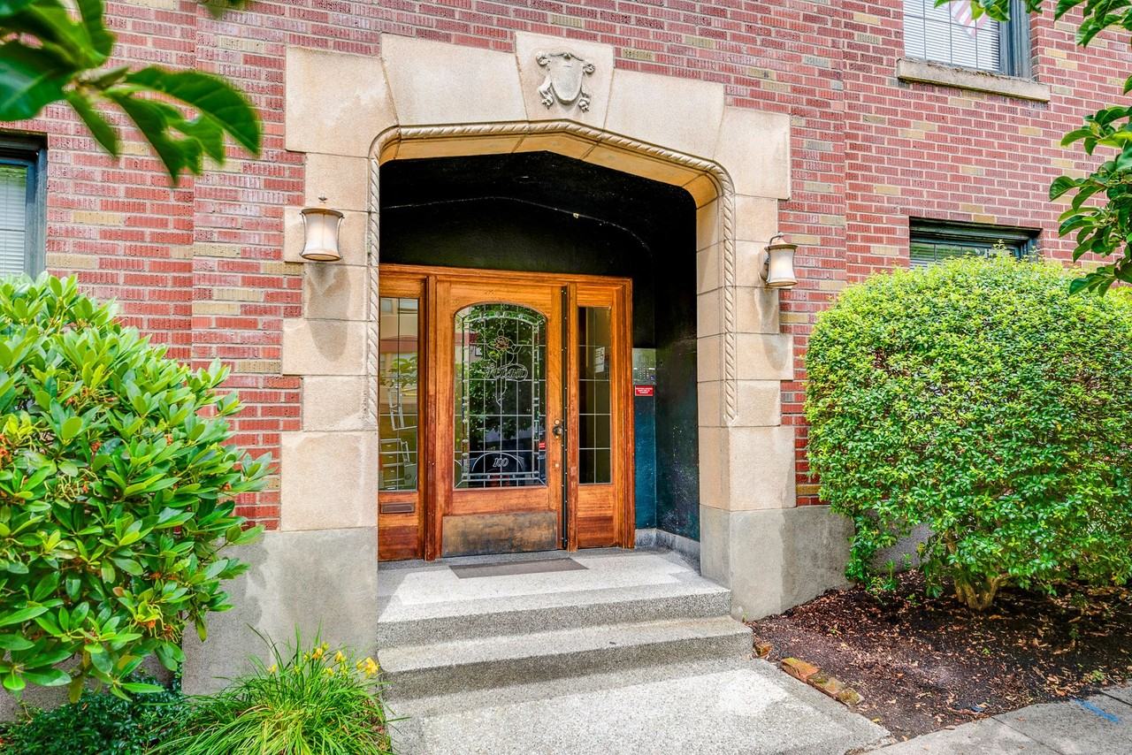 Ireland Apartments - Photo 4 of 12