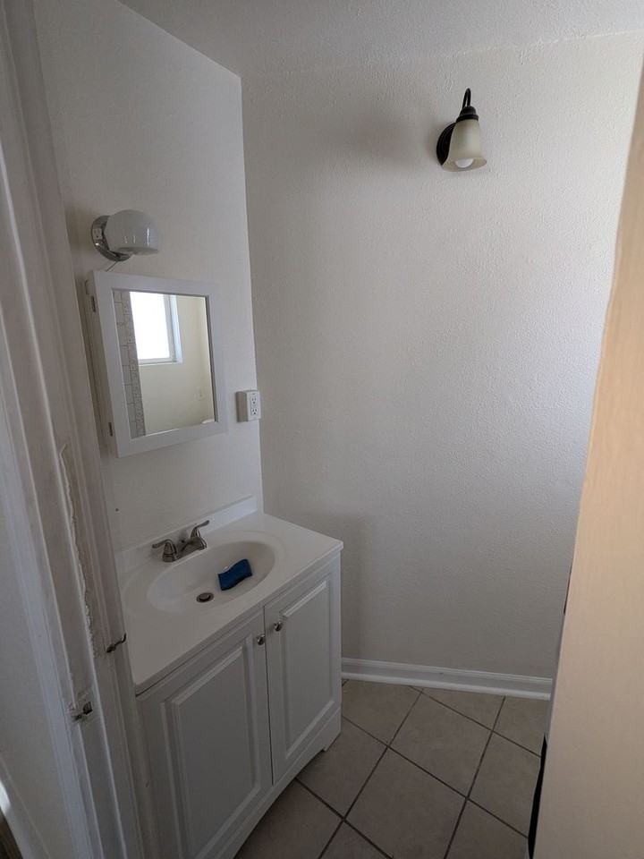 726 N 3rd St - Photo 6 of 15