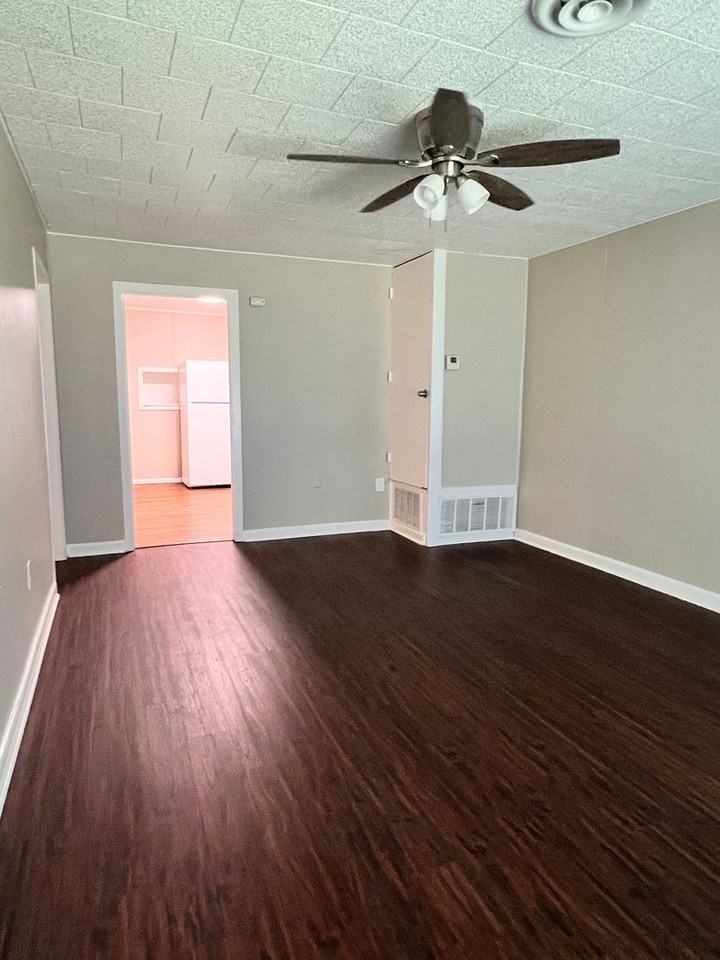 4006 Boren Ave - Photo 3 of 10