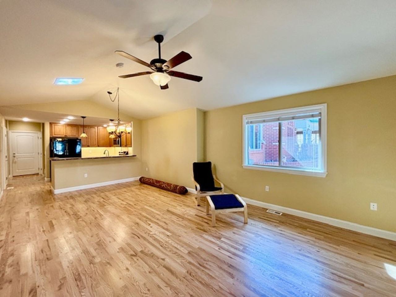 1152 Ulysses St - Photo 2 of 27