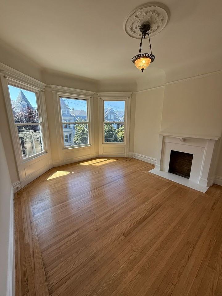 834 Shrader St - Photo 3 of 15
