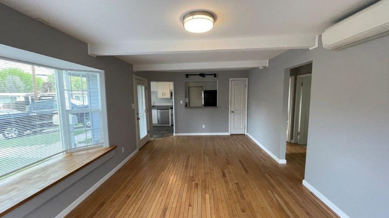 1818 Devon Ct - Photo 2 of 18