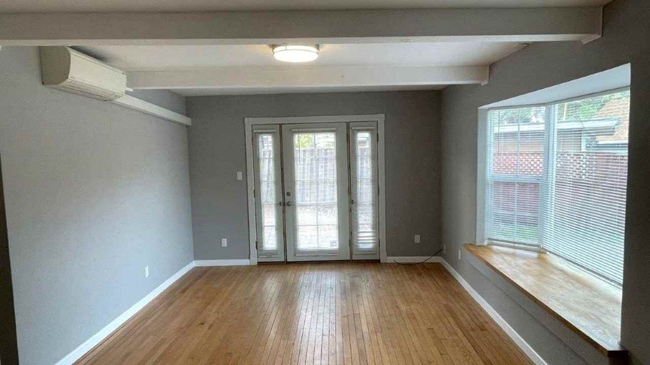 1818 Devon Ct - Photo 3 of 18