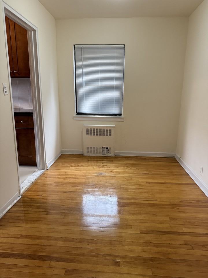 16971 69th Ave #2FL - Photo 2 of 8