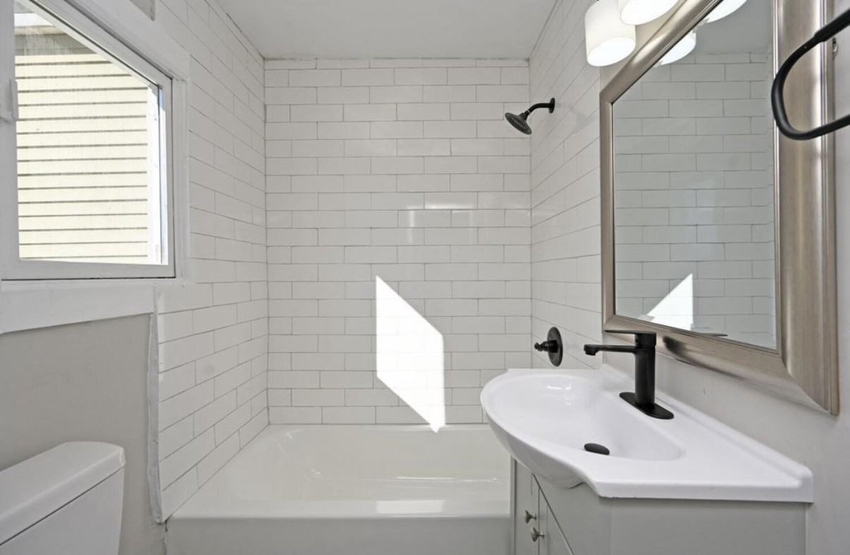 845 Bakewell St #2 - Photo 4 of 17