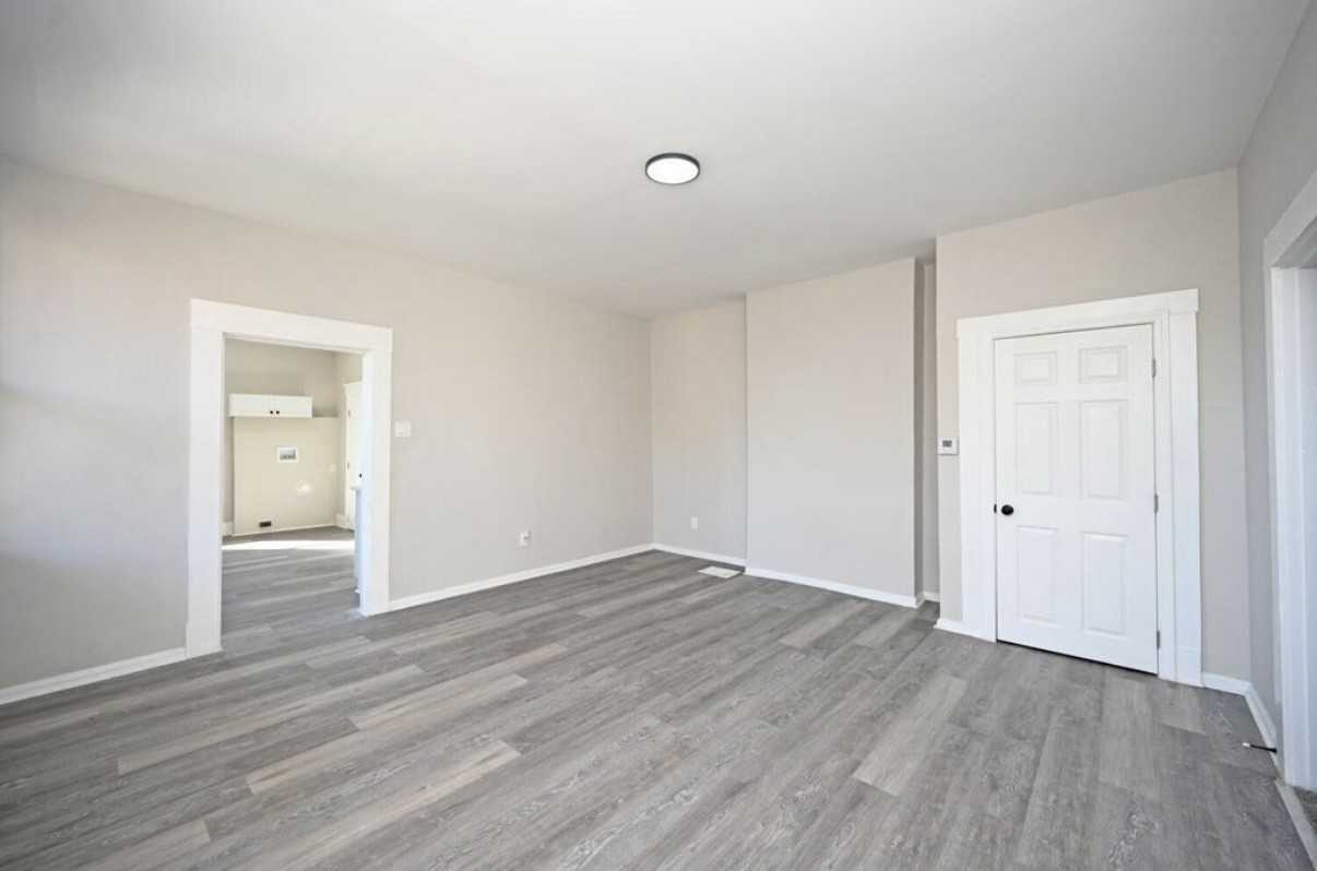 845 Bakewell St #2 - Photo 5 of 17