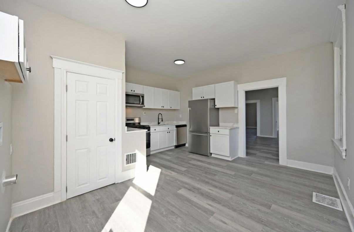 845 Bakewell St #2 - Photo 6 of 17