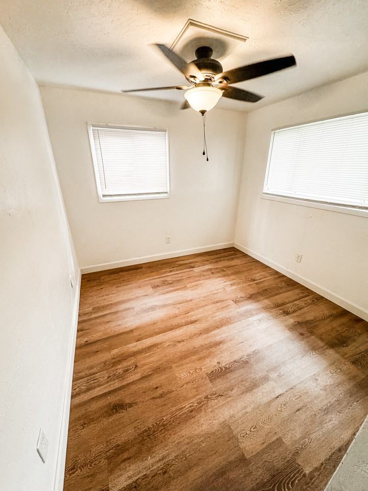 367 S Hockett St #NA - Photo 5 of 7