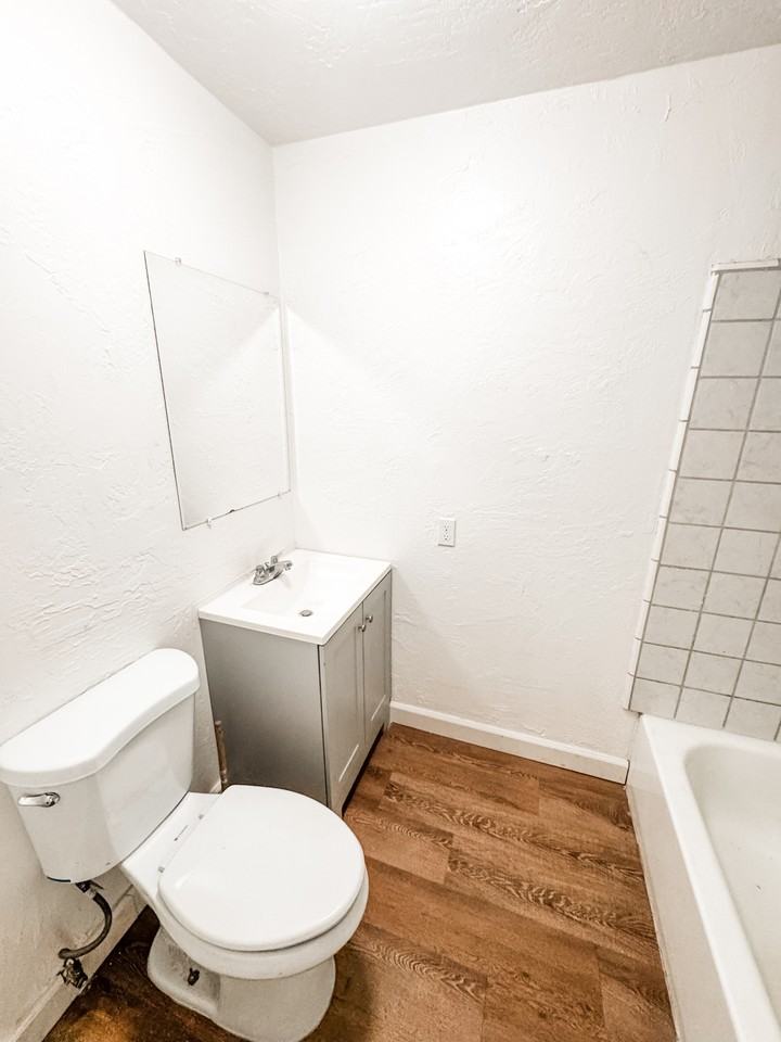 367 S Hockett St #NA - Photo 6 of 7