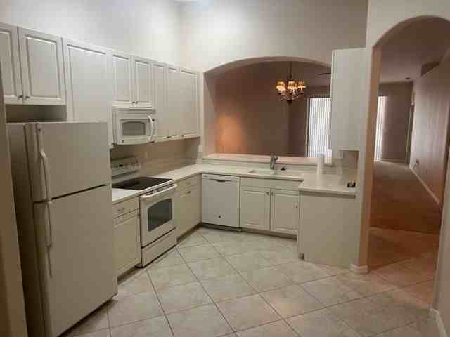 315 Monaco Dr #315 - Photo 6 of 24