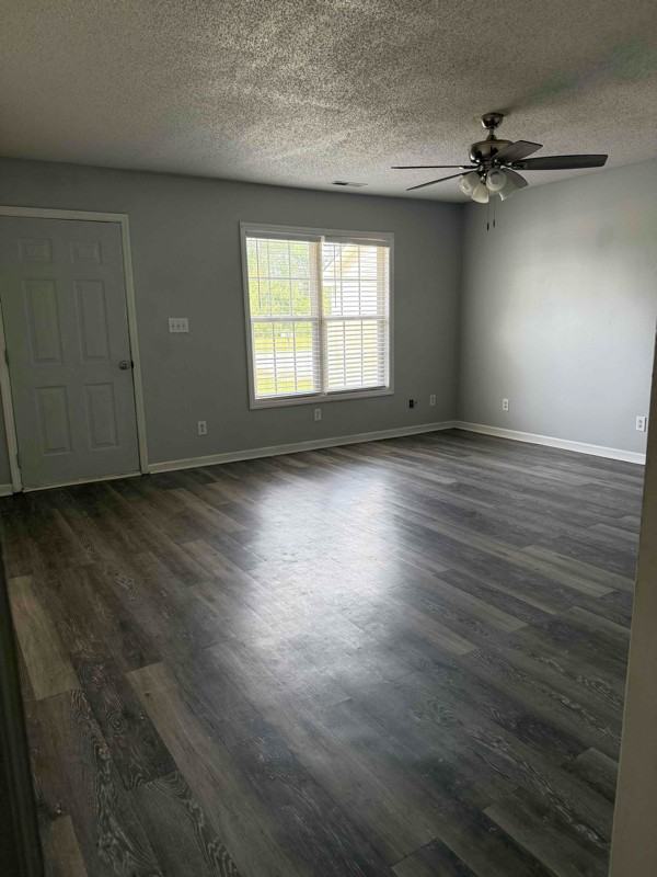 123 Baileys Park Ln - Photo 2 of 19