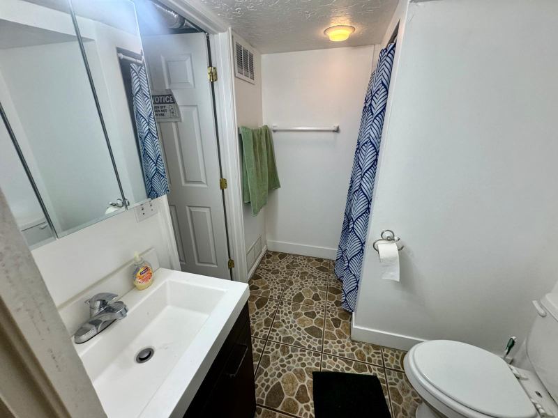 1509 S Foothill Dr - Photo 3 of 9