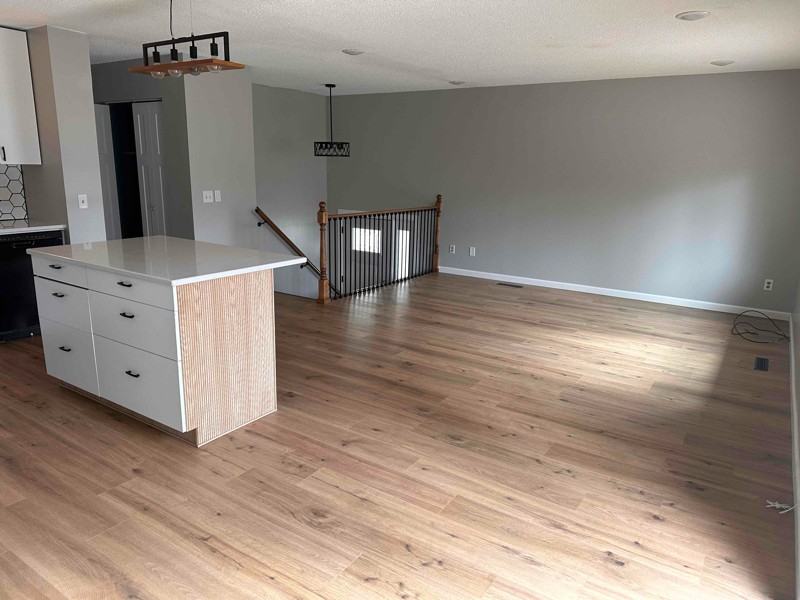 428 Arion St E - Photo 2 of 11