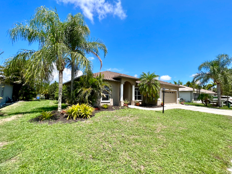 6614 68th St E - Photo 2 of 19