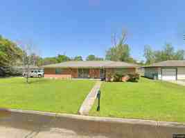 featured image of 560 Gardenia Ave