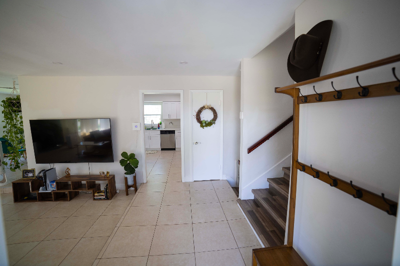 1131 Wentworth Cir - Photo 2 of 20