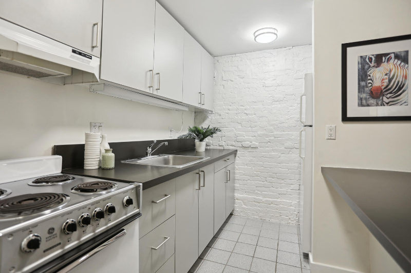 1708 Johnson Ave Nw #B - Photo 3 of 9