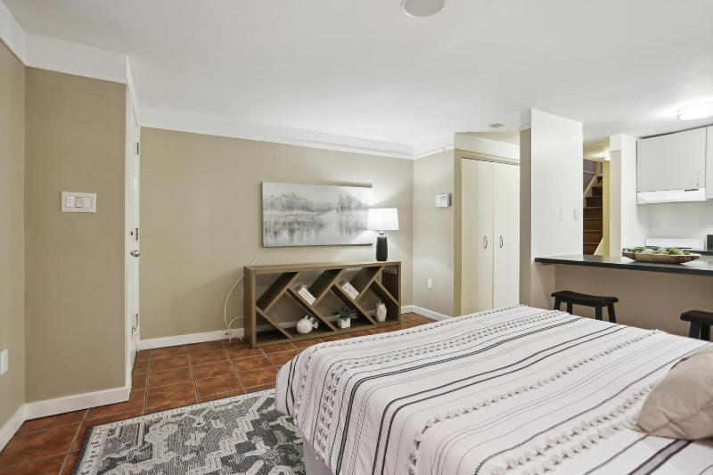 1708 Johnson Ave Nw #B - Photo 5 of 9