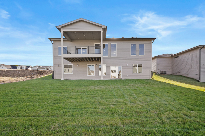 18063 Tanglewood Dr - Photo 3 of 20