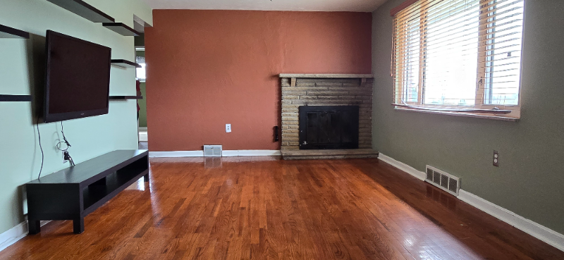 1647 Norsen Dr - Photo 2 of 20