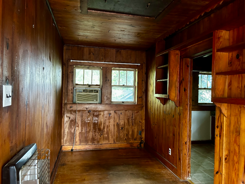 308/310 S Bobcat Alley - Photo 2 of 6