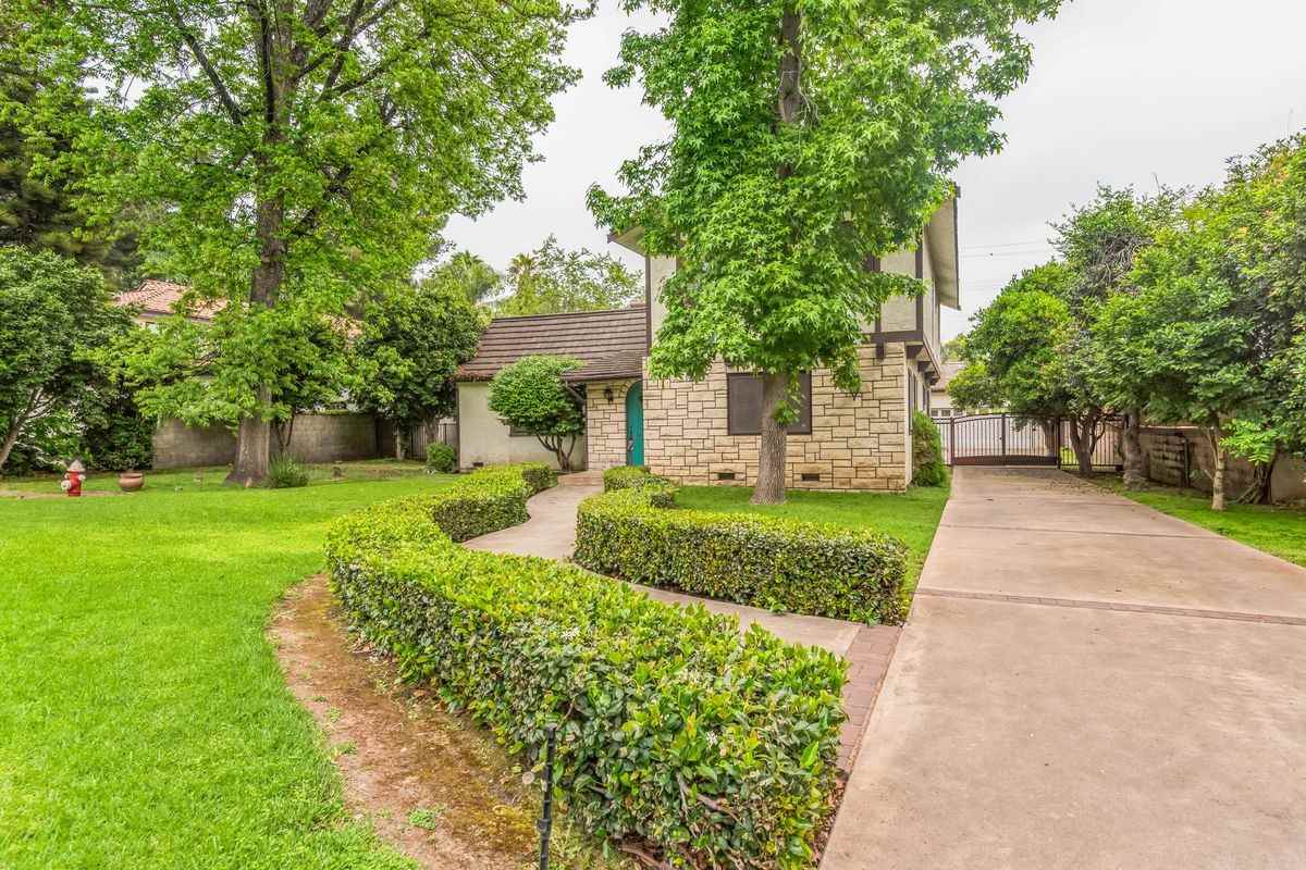 610 Woodward Blvd - Photo 2 of 17