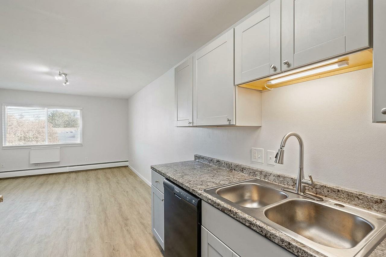 Peak View - Photo 2 of 32