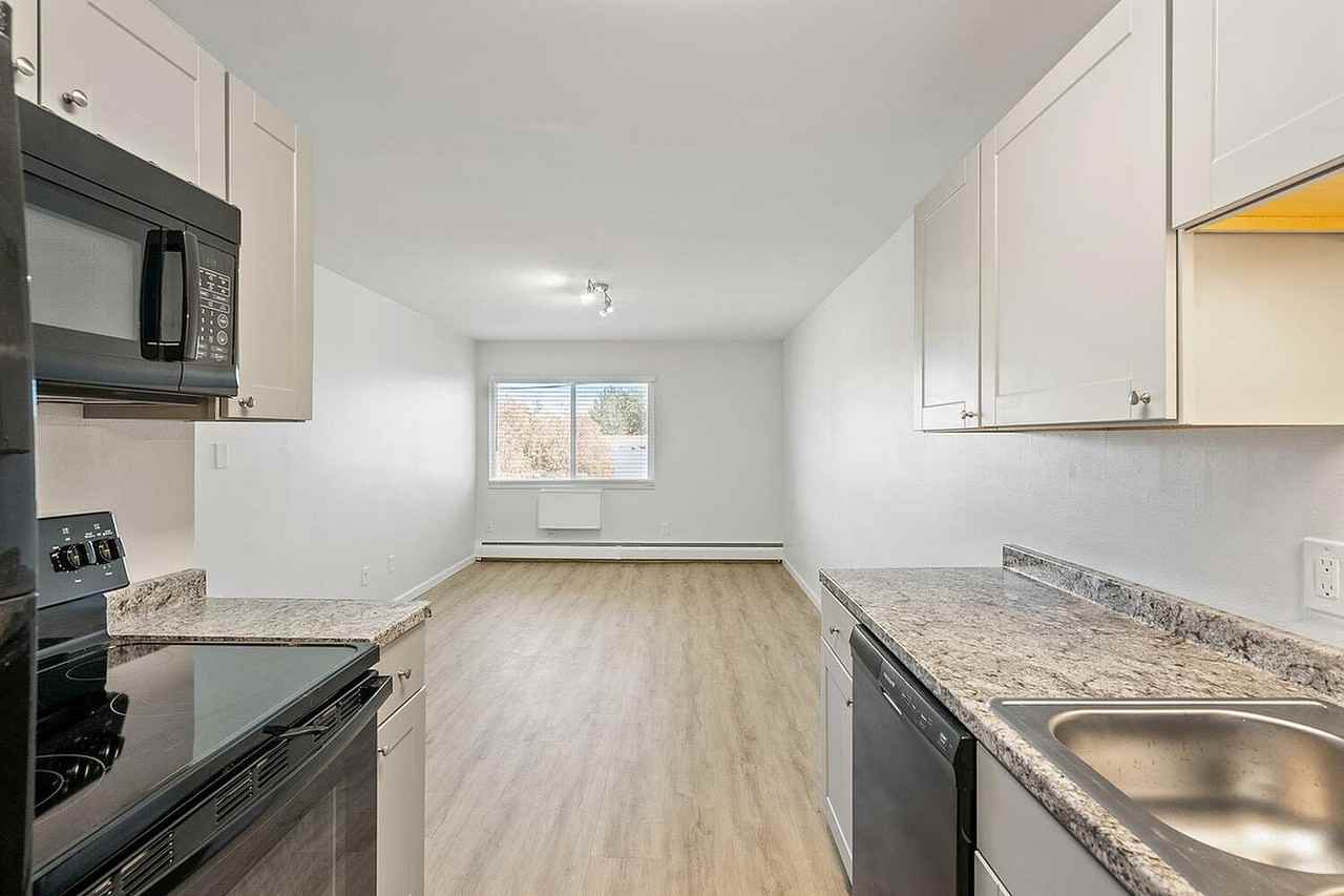 Peak View - Photo 7 of 32