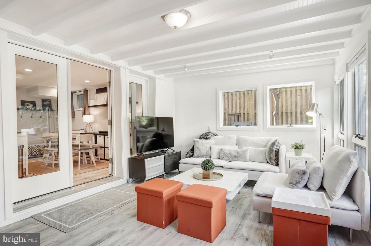 3817 Cathedral Ave Nw - Photo 5 of 33