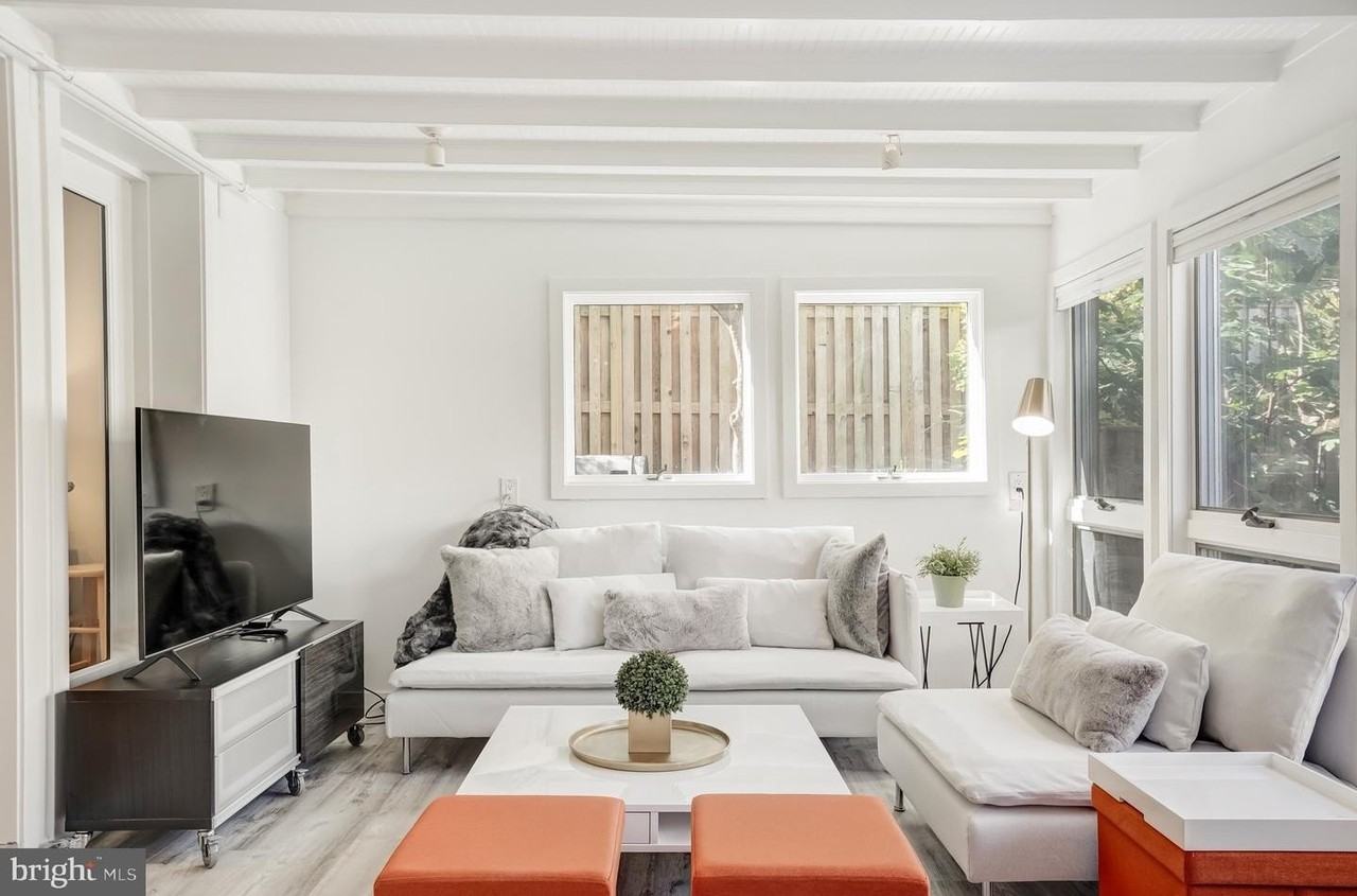 3817 Cathedral Ave Nw - Photo 6 of 33