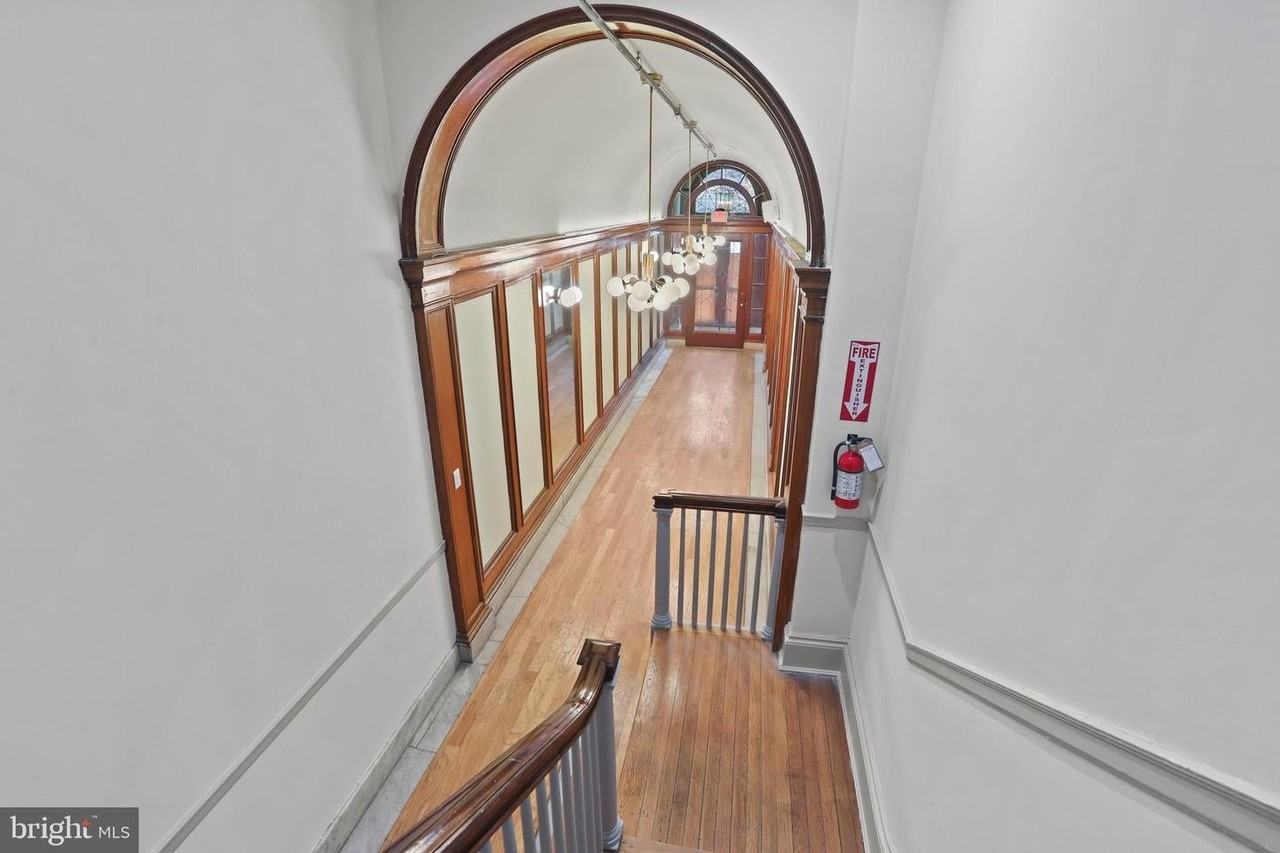 812 Park Ave - Photo 2 of 17