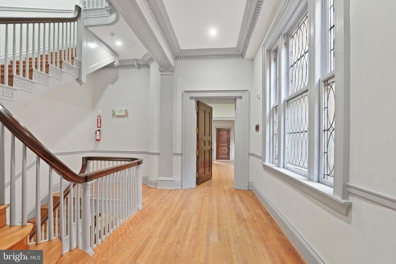 812 Park Ave - Photo 4 of 17