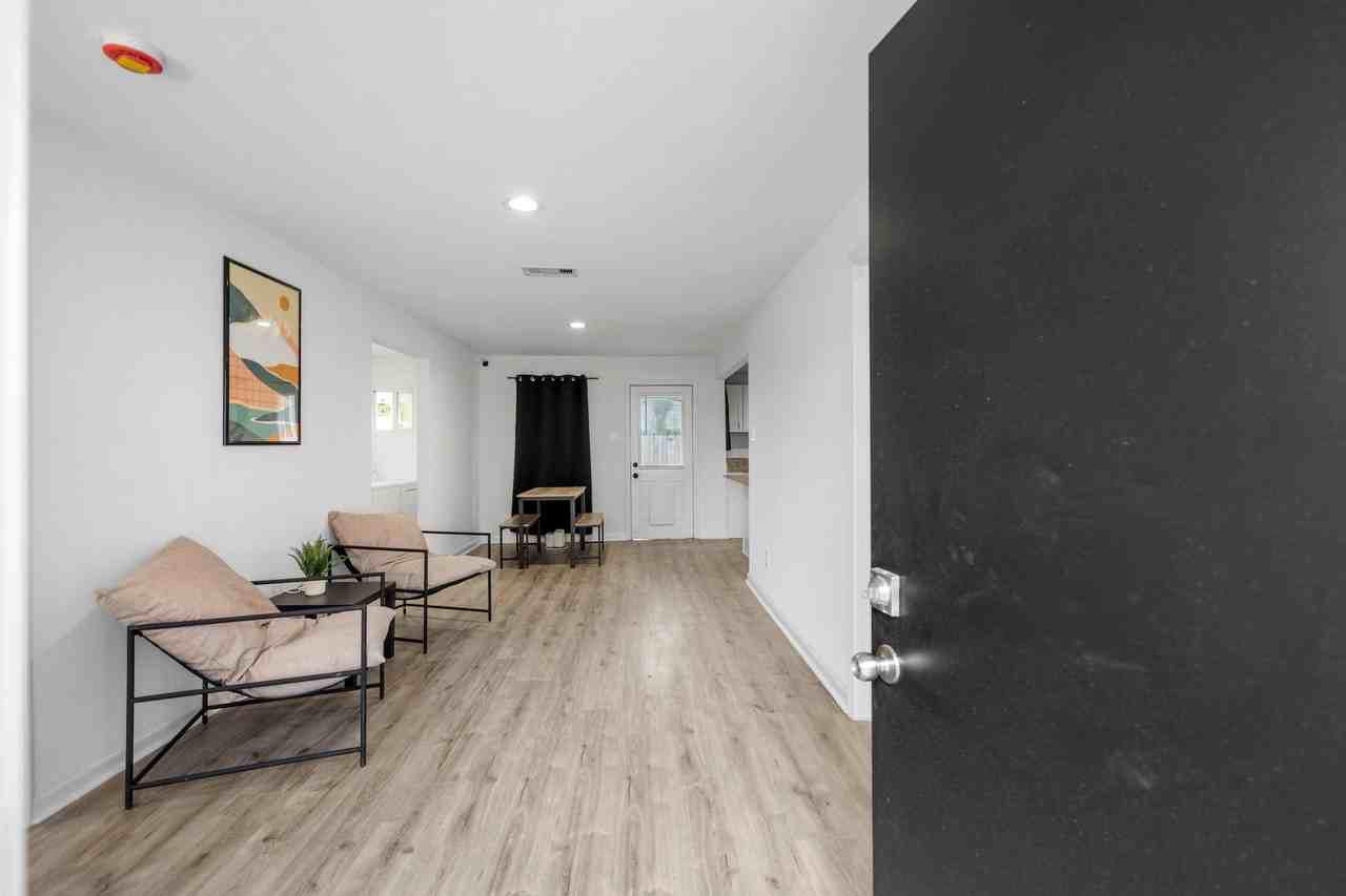 Lyndhurst Drive - Photo 7 of 13