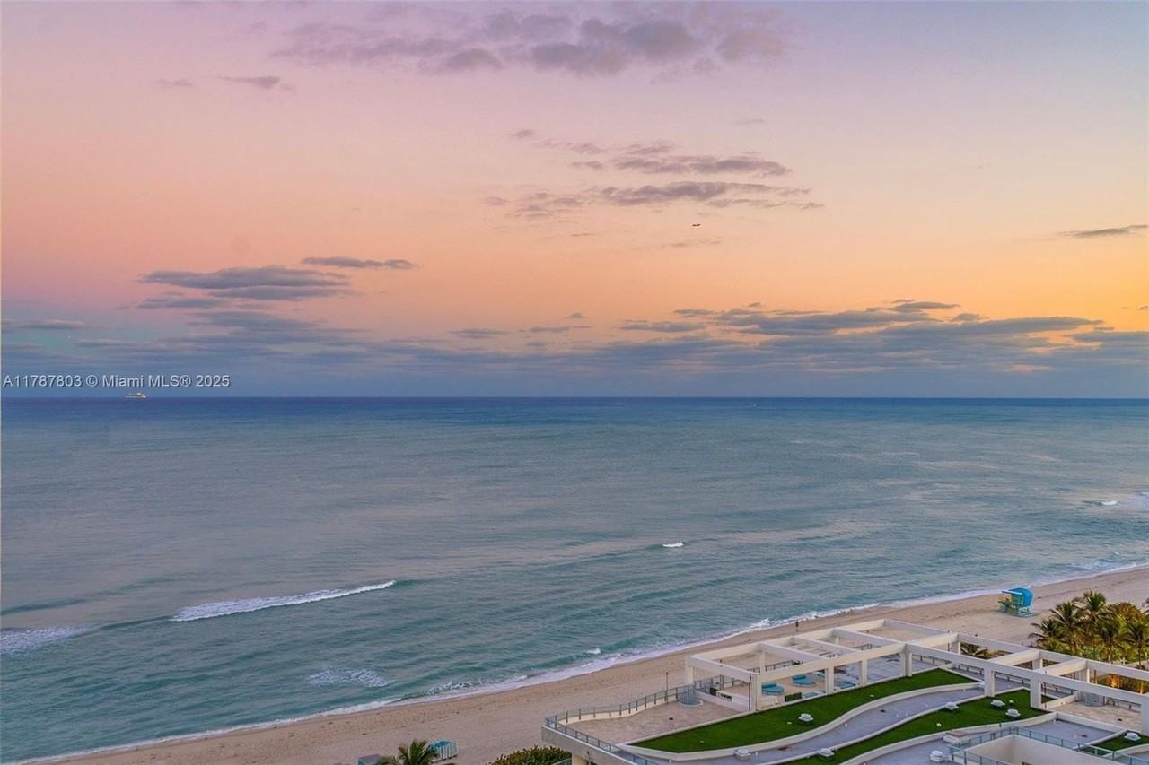 6801 Collins Ave - Photo 5 of 42