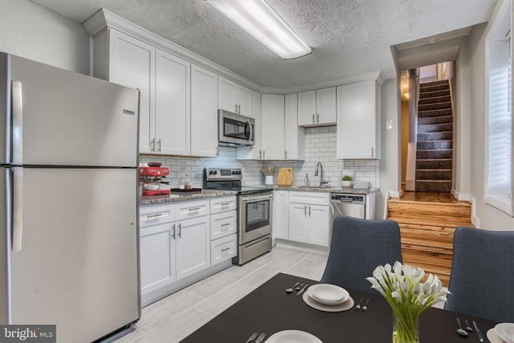 1724 Patapsco St - Photo 6 of 50